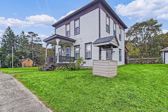 view of front of property with a front yard