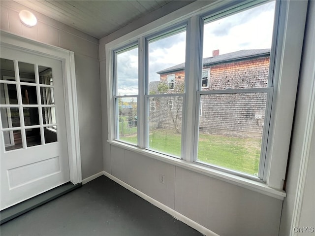 entryway featuring concrete floors