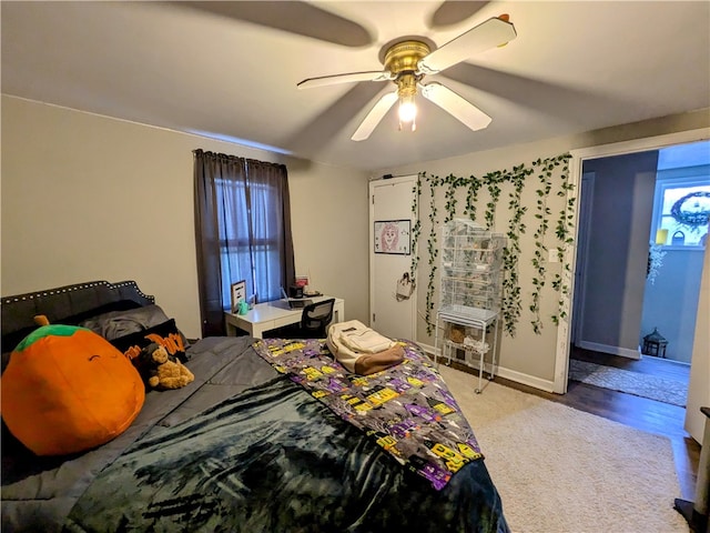 bedroom with ceiling fan