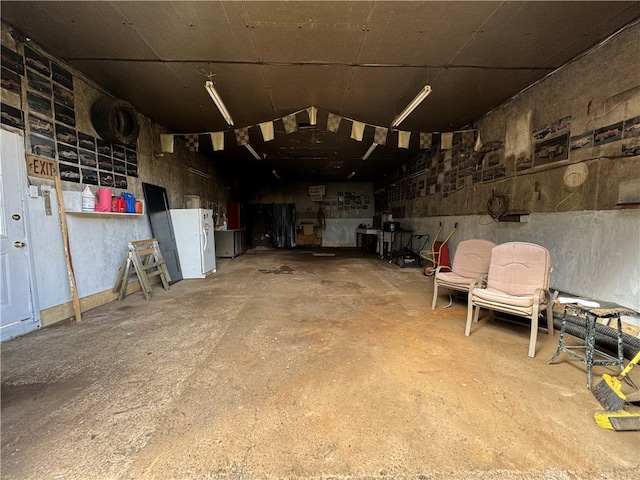 interior space featuring concrete flooring