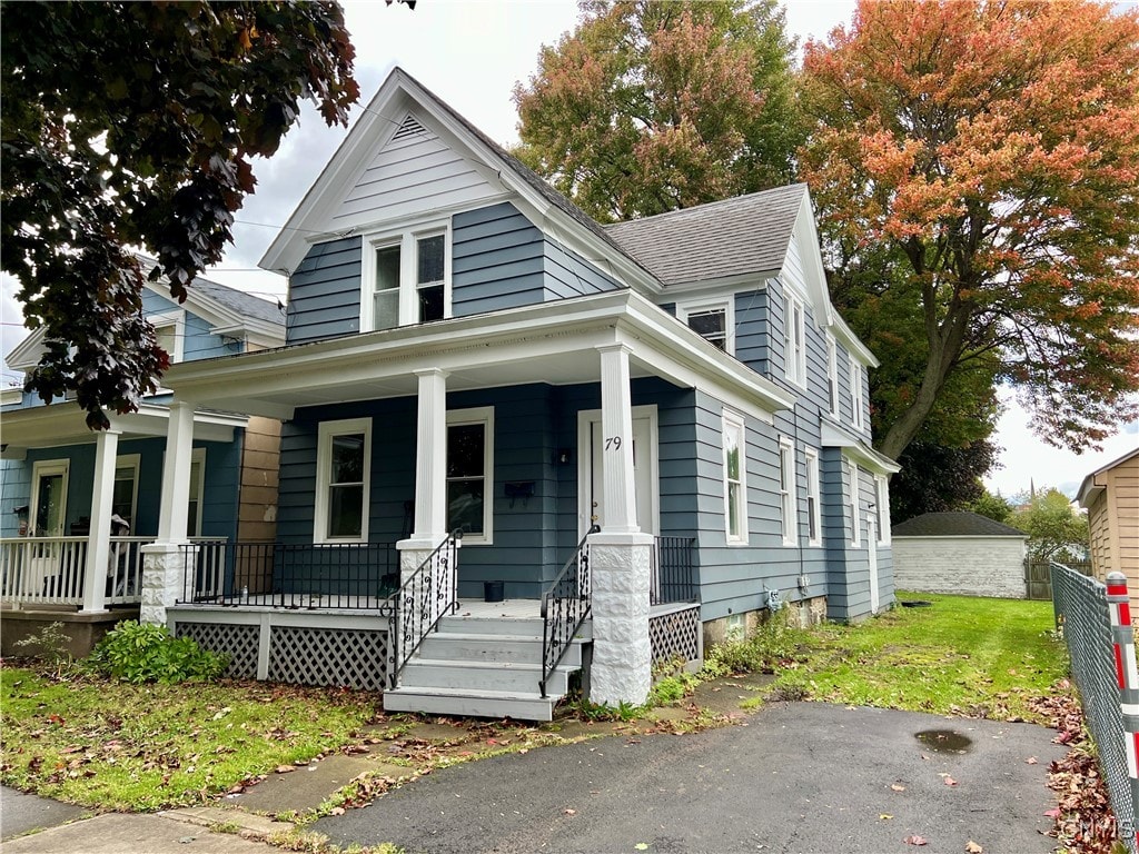 view of front of house with a porch