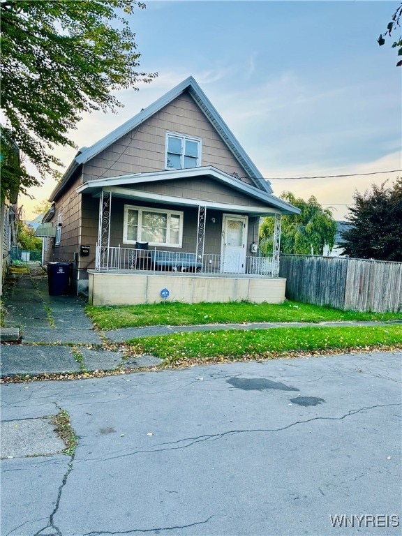 view of front of house with covered porch