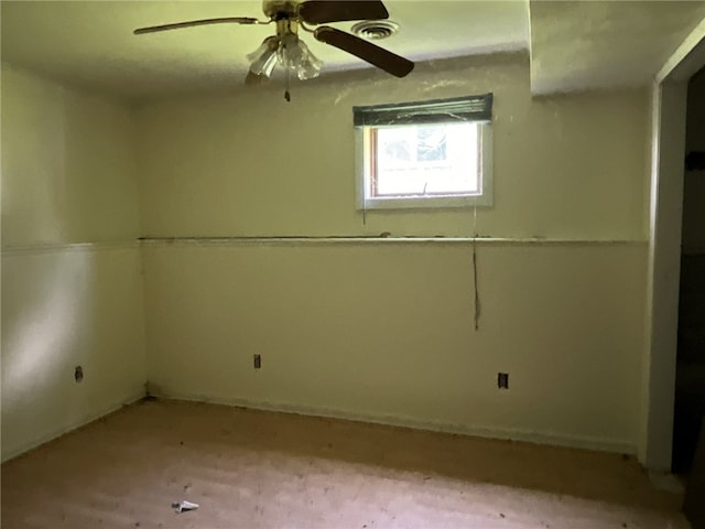 empty room featuring ceiling fan