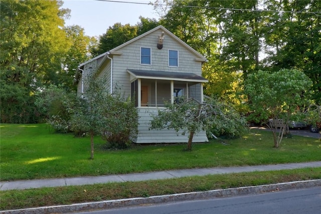 view of front of house with a front yard