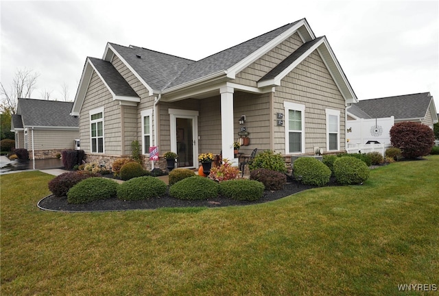 view of front of property with a front yard