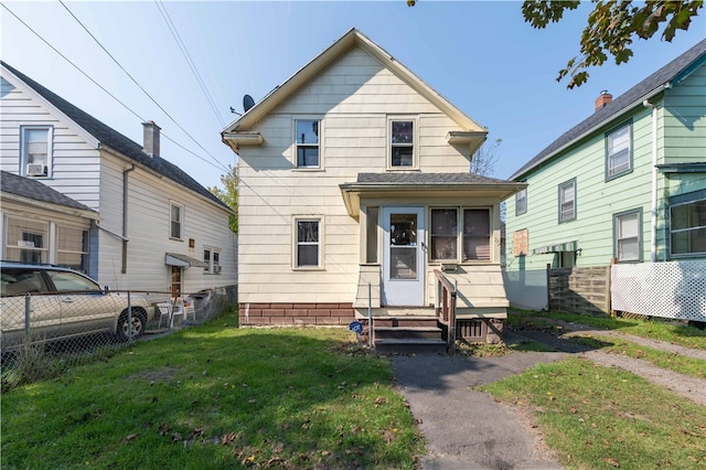 view of front of property with a front yard