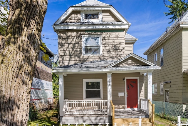 view of front of house featuring a porch