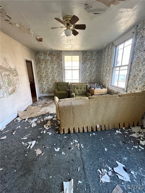 misc room featuring a wealth of natural light and ceiling fan