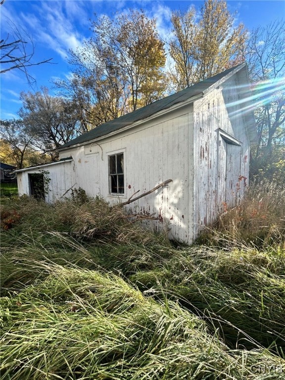 view of home's exterior