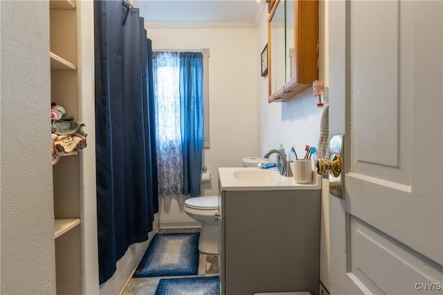 bathroom with vanity, crown molding, curtained shower, and toilet