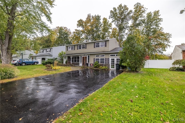 view of front facade with a front yard