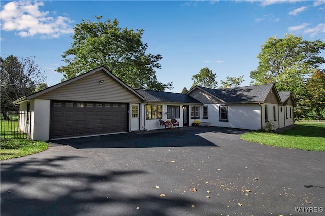 view of front facade featuring a garage