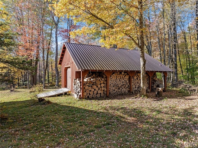 exterior space with an outbuilding