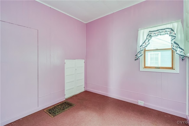 empty room with carpet