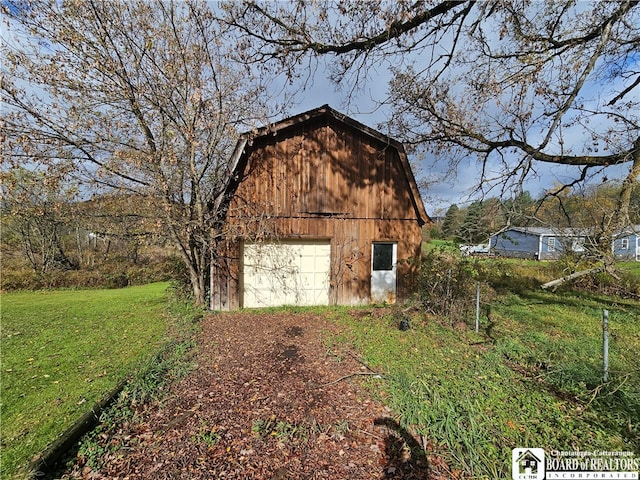 exterior space with a lawn