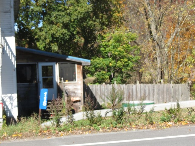 view of home's exterior