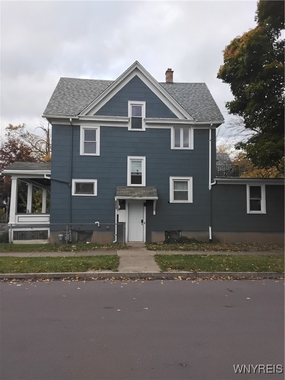 view of front property