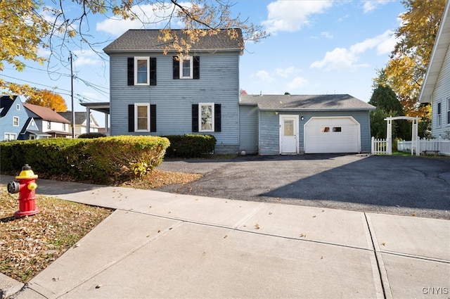 view of front facade featuring a garage