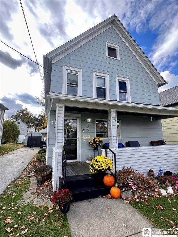 view of front of house featuring a porch