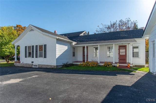 view of front of property