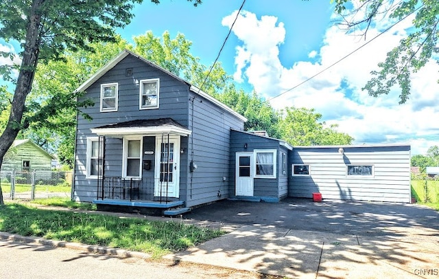 view of front of house