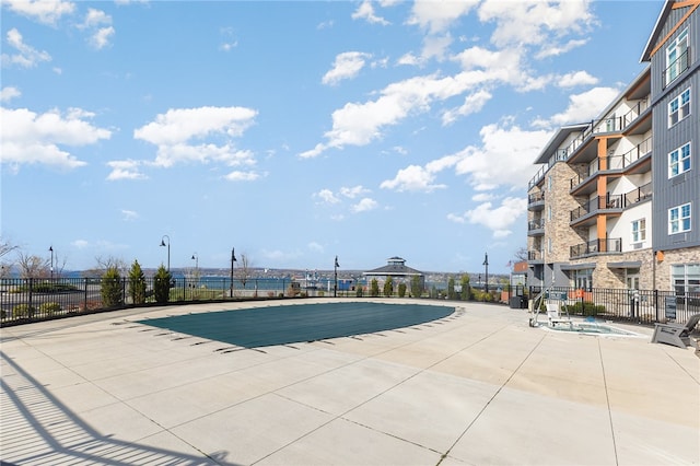 view of swimming pool