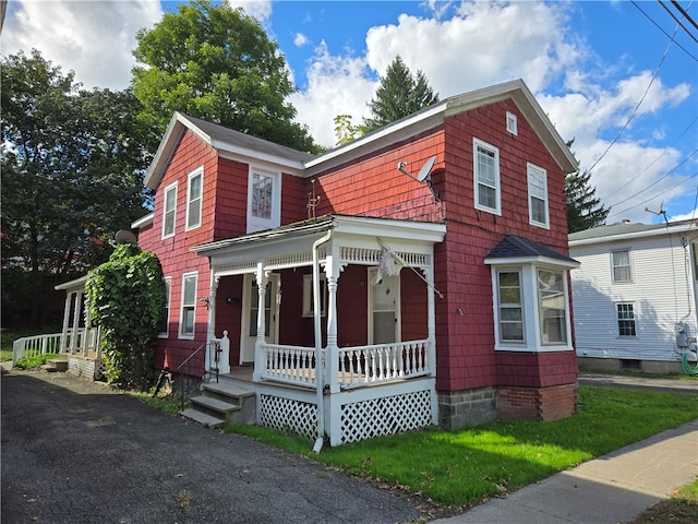 view of front facade featuring a porch