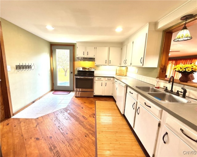 kitchen featuring dishwasher, light hardwood / wood-style flooring, stainless steel electric stove, decorative light fixtures, and white cabinetry