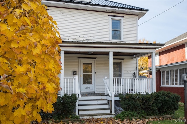 view of front of property featuring a porch