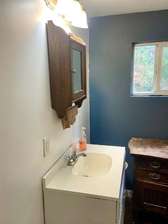 bathroom with vanity