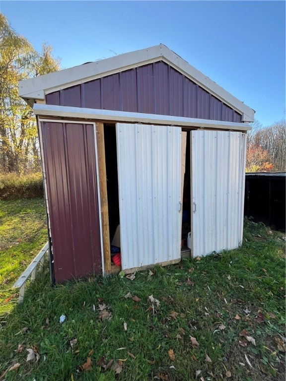 view of outdoor structure