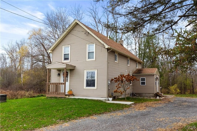 front of property featuring a front yard