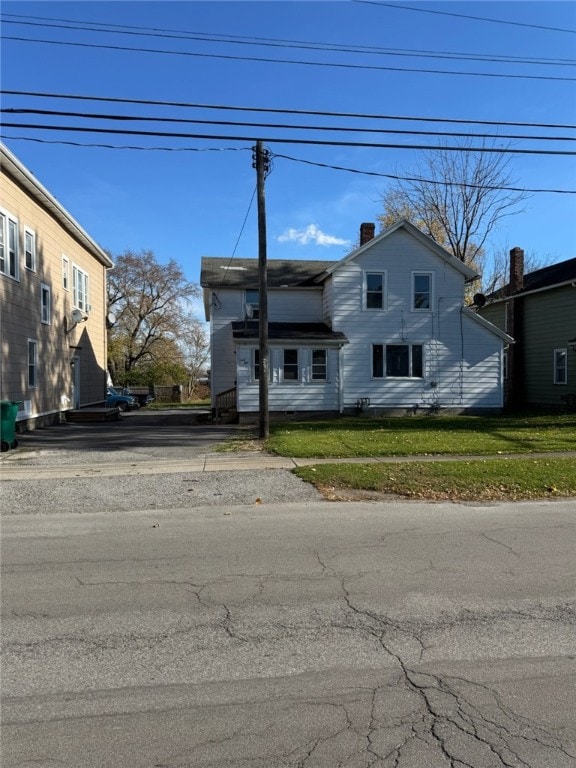 view of front of house with a front yard