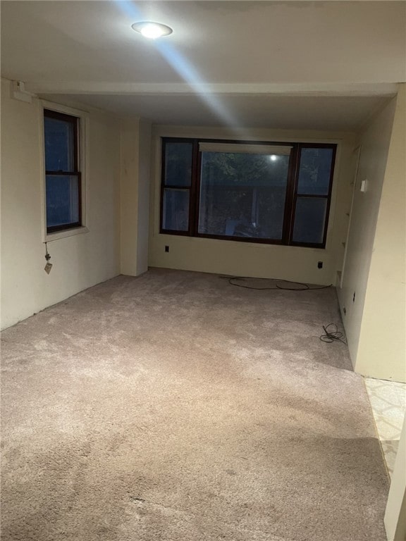 unfurnished room with carpet