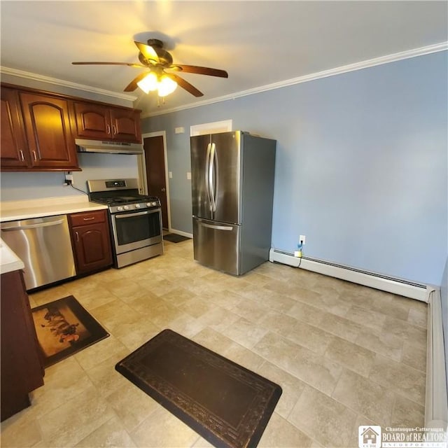 kitchen with ornamental molding, a baseboard radiator, stainless steel appliances, and ceiling fan