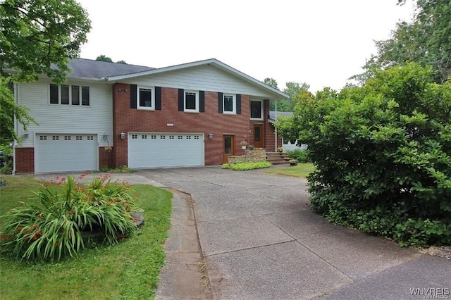 view of front of house featuring a garage