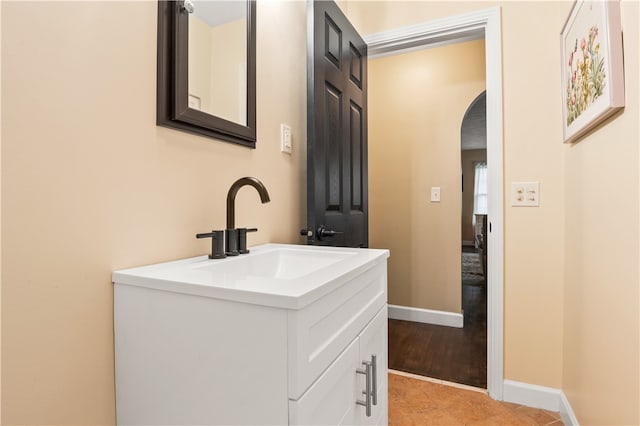 bathroom with vanity