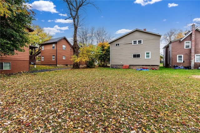 exterior space featuring a lawn