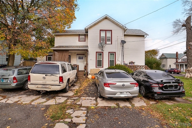 view of front property