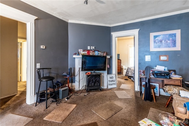 living room featuring carpet floors and ornamental molding