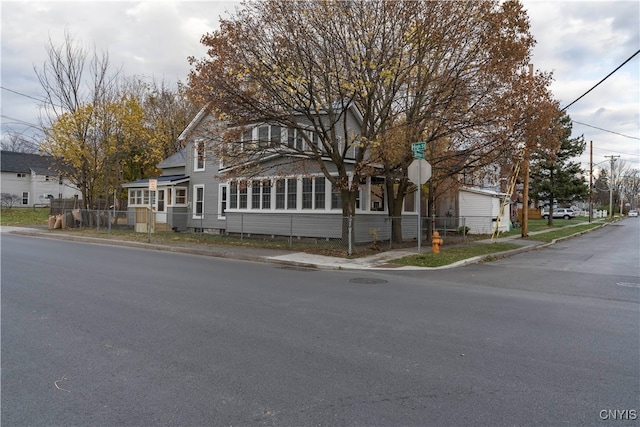 view of front of property