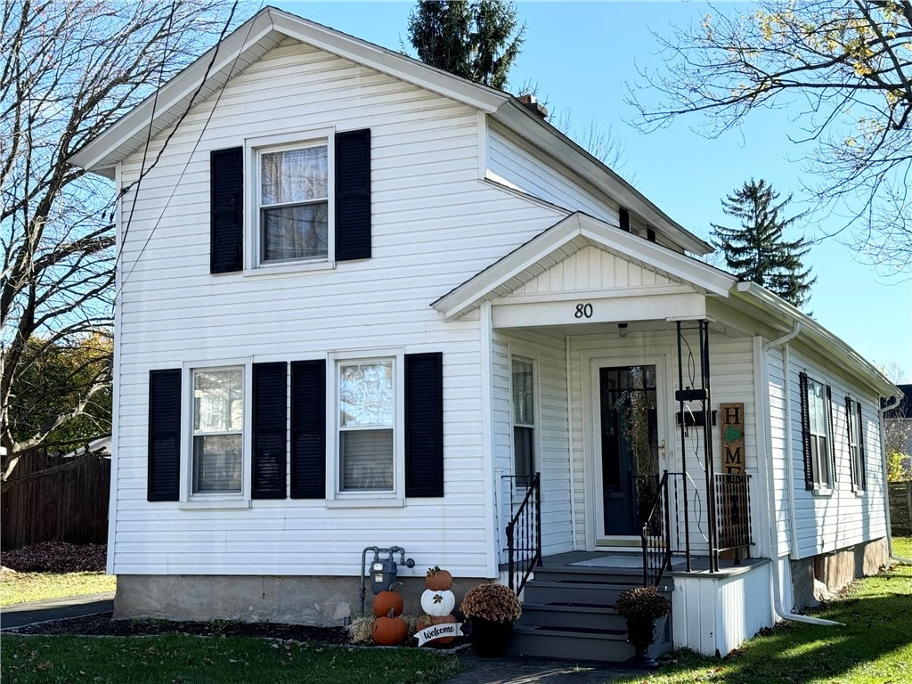 view of front of property