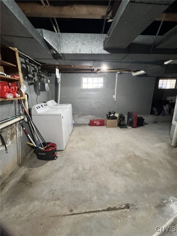 basement with washing machine and dryer