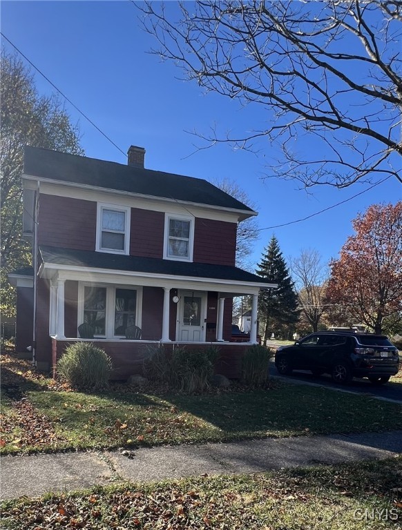 view of front of house featuring a porch