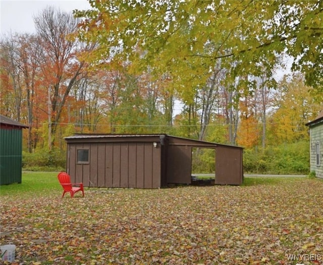 view of outdoor structure