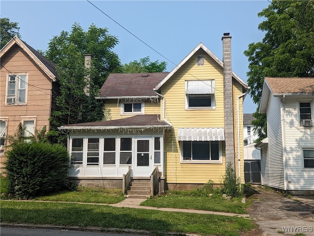 view of front of property