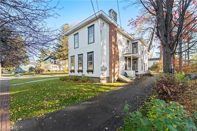 view of front of house with a front yard