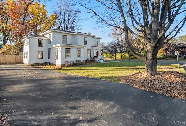 view of front of house with a front yard