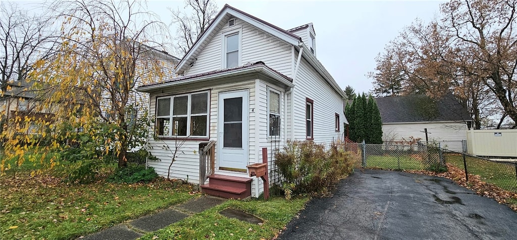 view of front of home