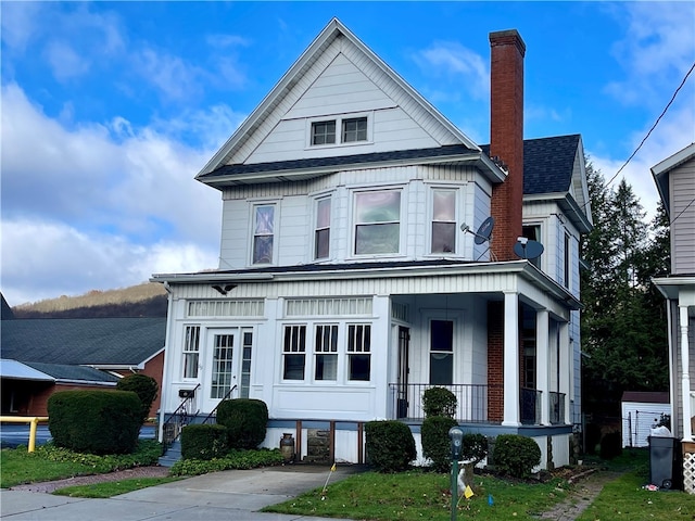 view of front facade with covered porch